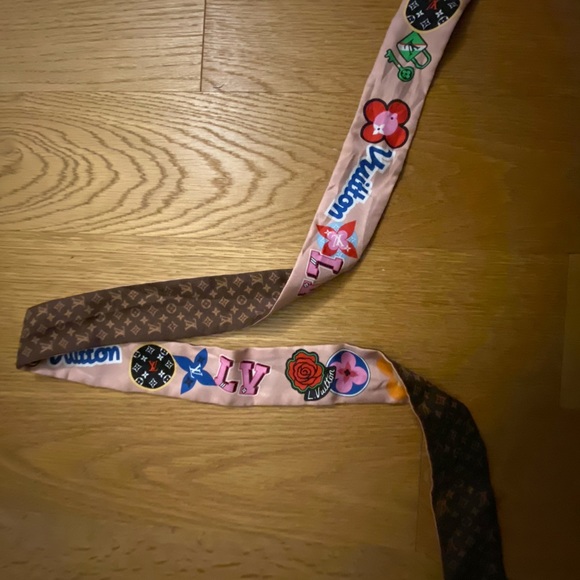 Louis Vuitton Accessories - Louis Vuitton twilly